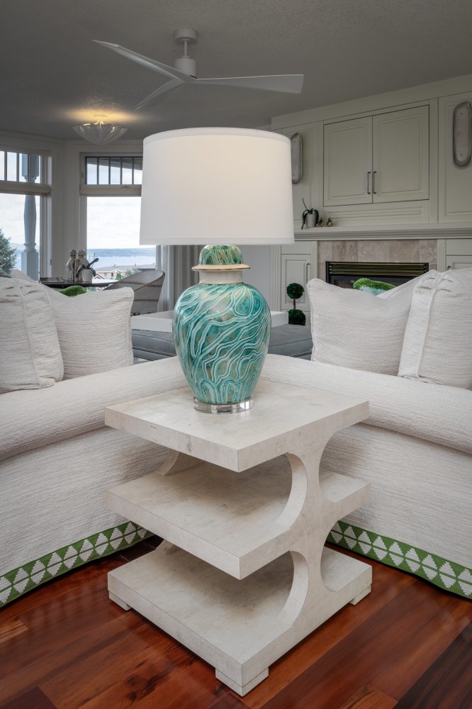 Great Room End Table and Lamp